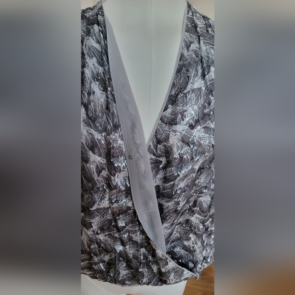 NWT, WHBM Blouse, Gray/Silver/Black/White, Size 2 - Picture 2 of 13